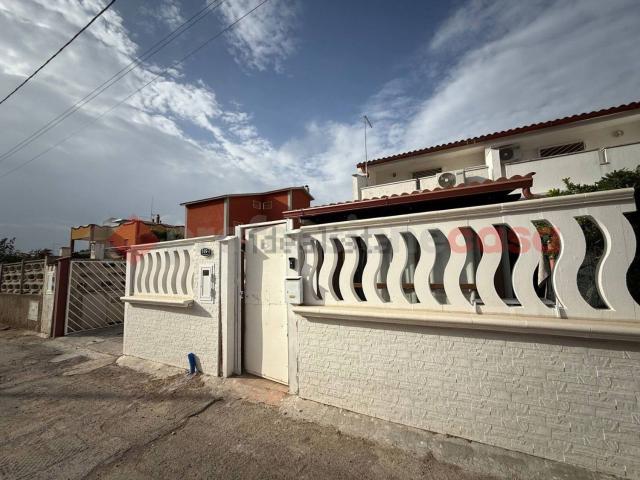 Case e ville in vendita di 40 m² in Via Arachidi, 119
