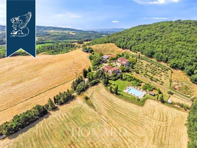Case e ville in vendita di 4100 m²