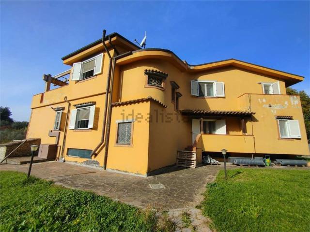 Case e ville in vendita di 410 m²