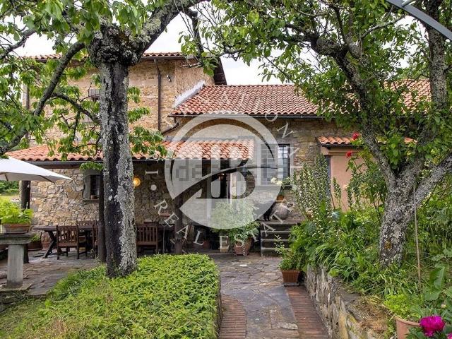 Case e ville in vendita di 410 m²