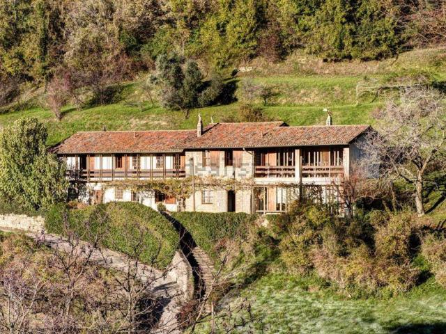 Case e ville in vendita di 410 m²