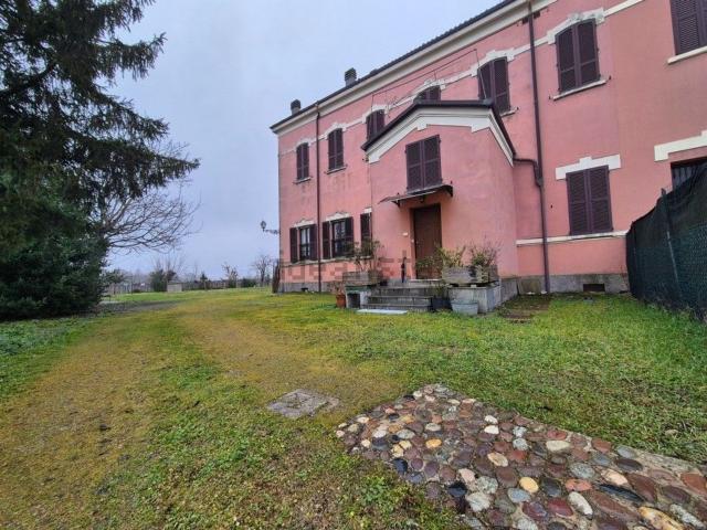 Case e ville in vendita di 410 m²
