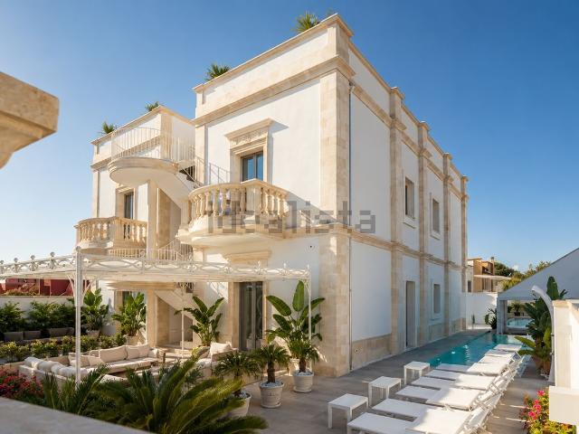 Case e ville in vendita di 410 m² in Via Caduti Marittimesi, 12