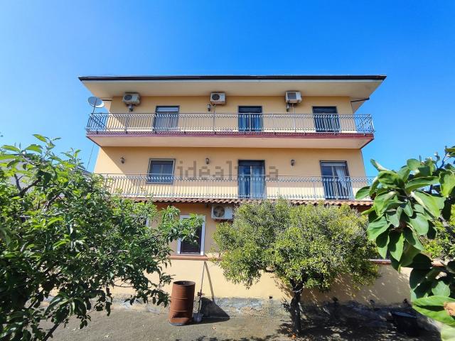 Case e ville in vendita di 410 m² in Via Ombra