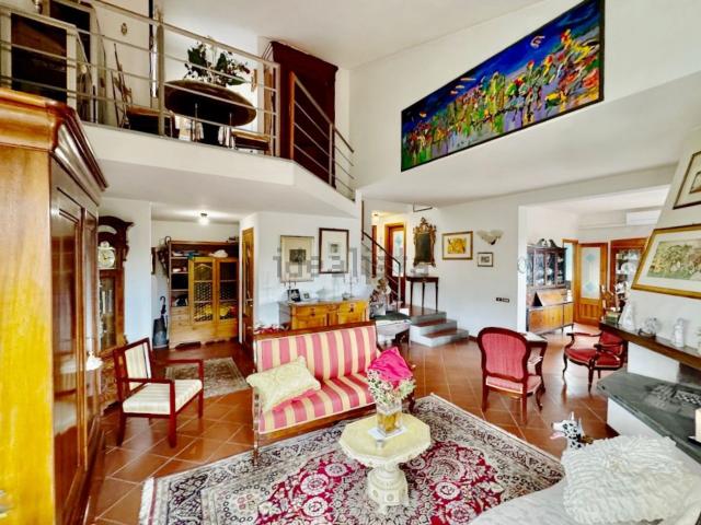 Case e ville in vendita di 410 m² in Via San Rocco