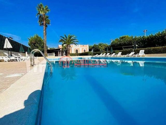Case e ville in vendita di 410 m² in Via Santa Lucia
