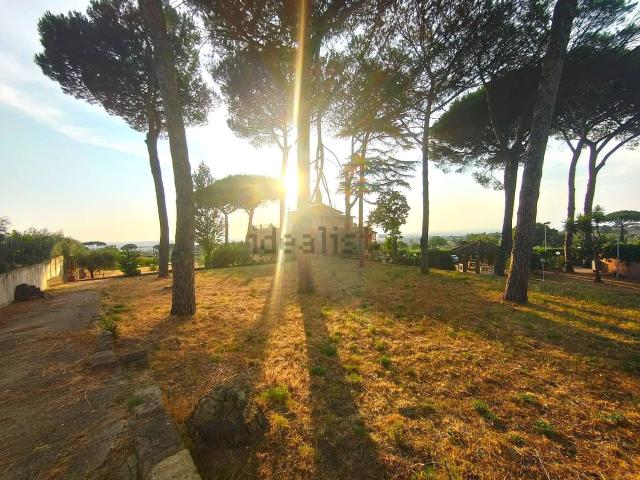 Case e ville in vendita di 410 m² in Via Pietrara