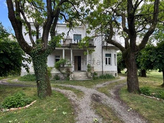 Case e ville in vendita di 410 m² in Via Tortona