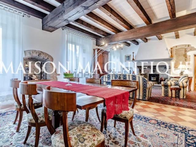 Case e ville in vendita di 410 m² in Borgo Bisano