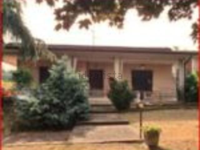 Case e ville in vendita di 411 m² in Via Crocifissa di Rosa, 86