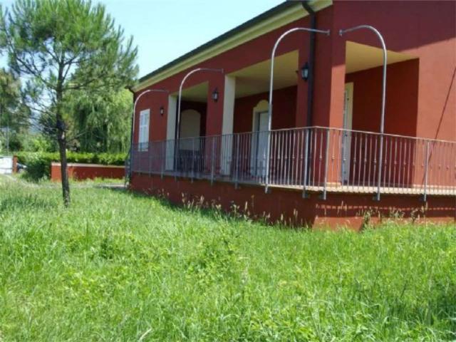 Case e ville in vendita di 412 m²