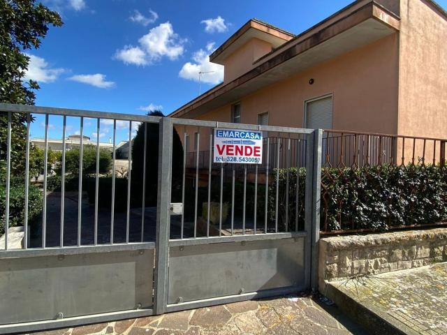 Case e ville in vendita di 412 m² in Via Cavour
