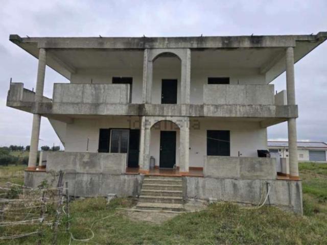 Case e ville in vendita di 412 m² in Contrada Pezze