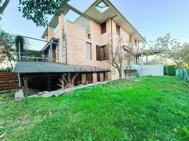 Case e ville in vendita di 413 m²
