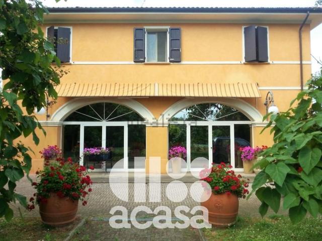 Case e ville in vendita di 415 m²
