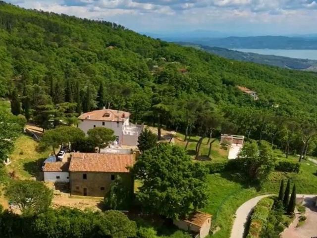 Case e ville in vendita di 415 m² in Via di Lisciano Niccone