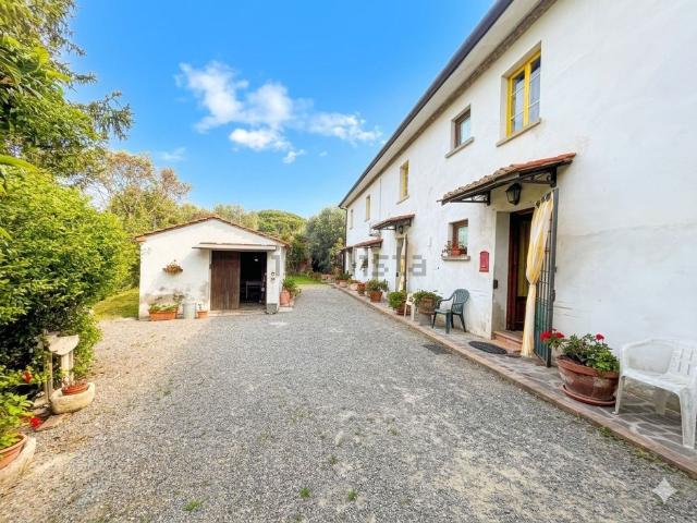 Case e ville in vendita di 415 m² in Via Italia