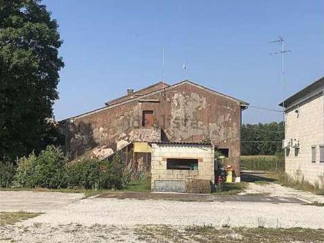 Case e ville in vendita di 416 m² in Via Postumia di Levante