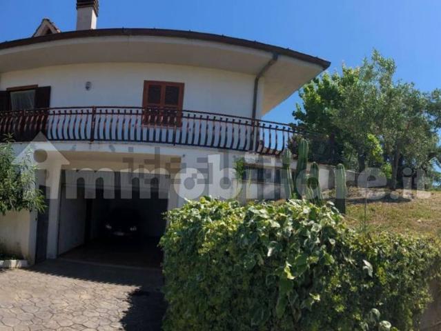 Case e ville in vendita di 4173 m²