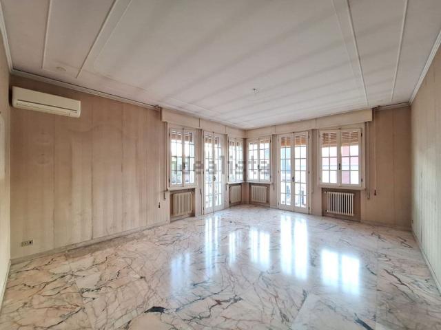 Case e ville in vendita di 417 m² in Via Gino Piva