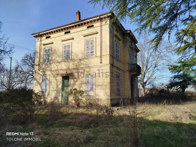 Case e ville in vendita di 417 m² in Via Traversetolo