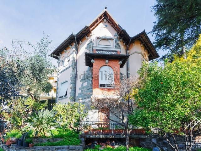 Case e ville in vendita di 418 m² in Via Asplanato Siccardi