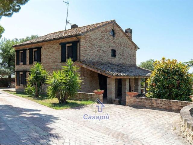 Case e ville in vendita di 419 m²