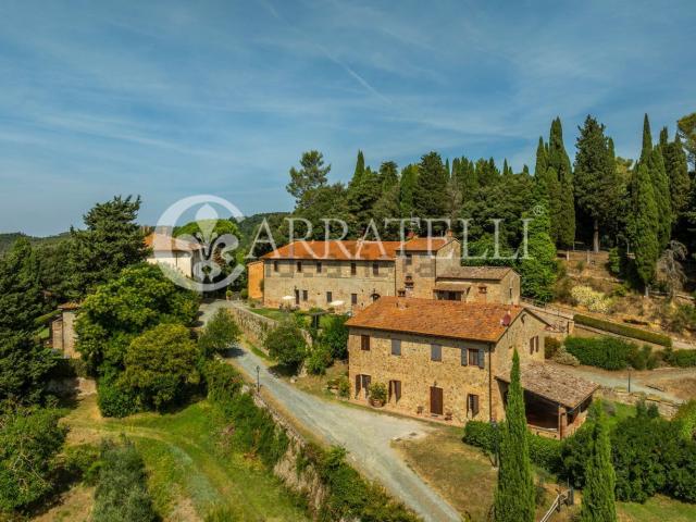 Case e ville in vendita di 4205 m² in Via Camporbiano, 1