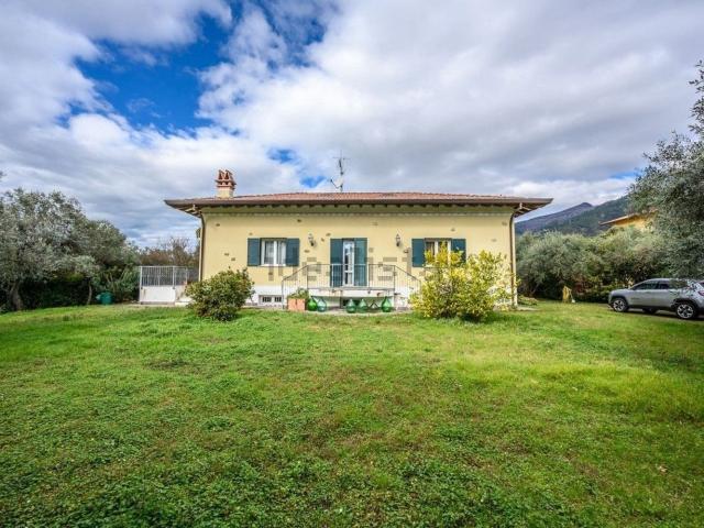 Case e ville in vendita di 420 m²