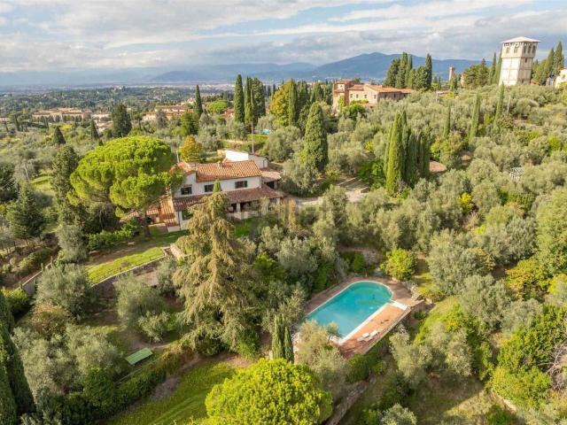 Case e ville in vendita di 420 m²
