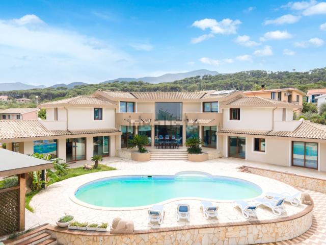 Case e ville in vendita di 420 m²