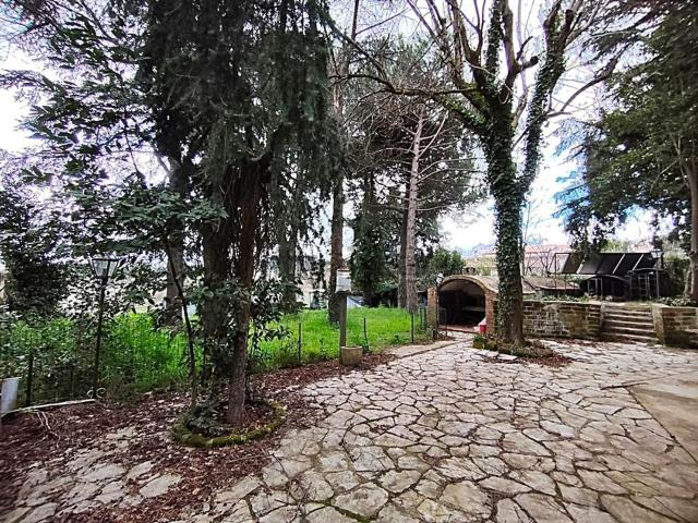 Case e ville in vendita di 420 m²