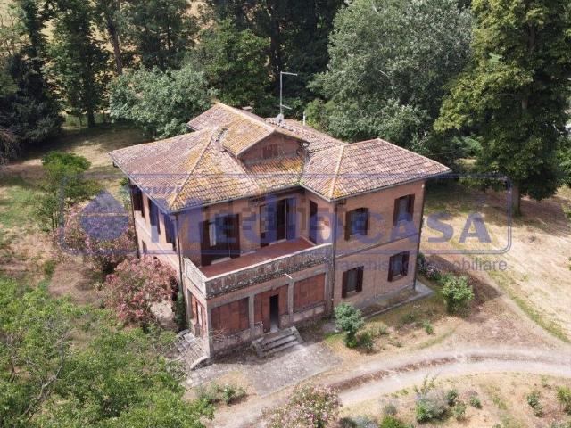 Case e ville in vendita di 420 m² in Via 43 Martiri