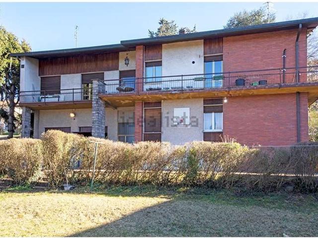 Case e ville in vendita di 420 m² in Via Conte Ludovico Castiglioni, 3