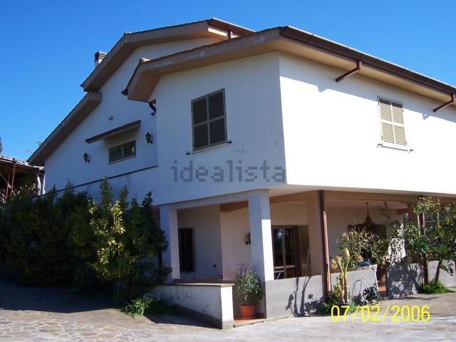 Case e ville in vendita di 420 m² in Via castello di san gennaro, 9