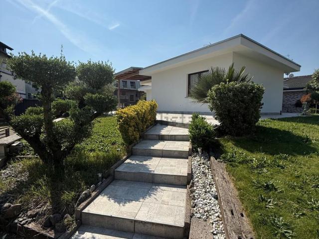 Case e ville in vendita di 420 m² in Via Gian Pietro Clerici