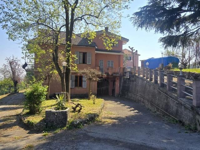 Case e ville in vendita di 420 m² in Via della Costiera, 31