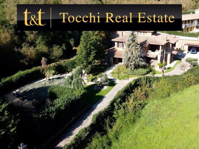 Case e ville in vendita di 420 m² in Via Fontanasecca