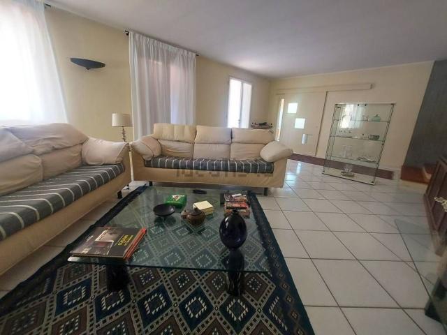 Case e ville in vendita di 420 m² in Via Fiume Montone Abbandonato