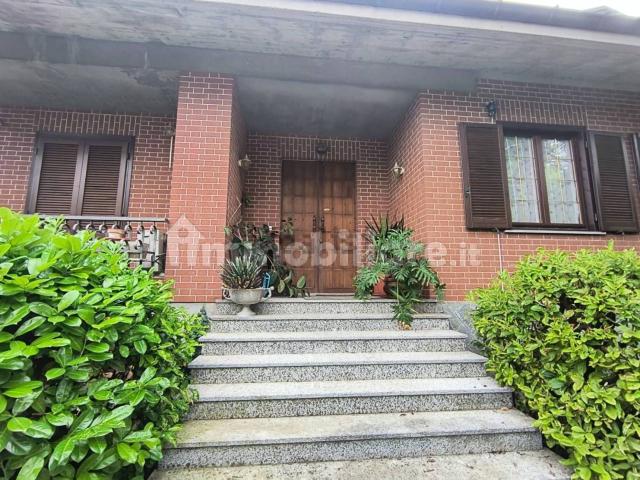 Case e ville in vendita di 420 m² in Via Martiri della Libertà