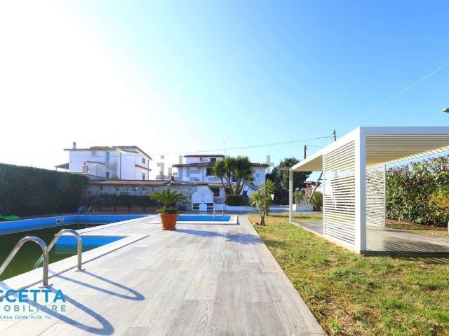 Case e ville in vendita di 420 m² in Via Sequoie