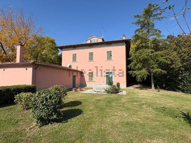 Case e ville in vendita di 420 m² in Località Frassineto, 951