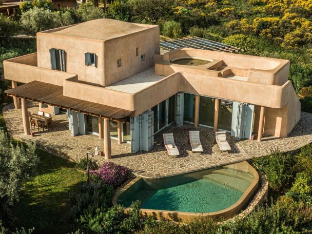 Case e ville in vendita di 420 m² in Località Is Molas