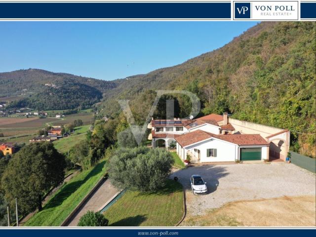 Case e ville in vendita di 420 m² in Piazza Roma