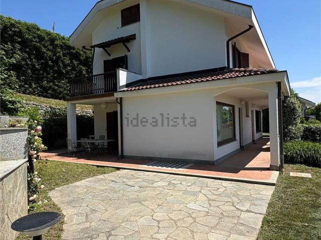Case e ville in vendita di 420 m² in Strada Scaravaglio, 68
