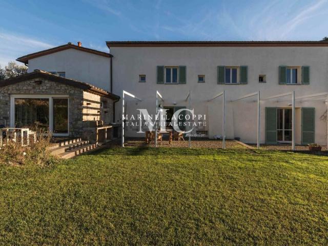 Case e ville in vendita di 310 m² in Via dei Vanni