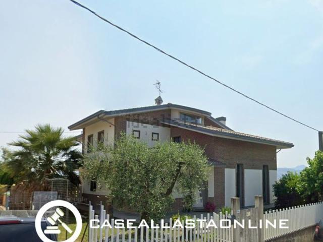 Case e ville in vendita di 422 m² in Via San Caterina