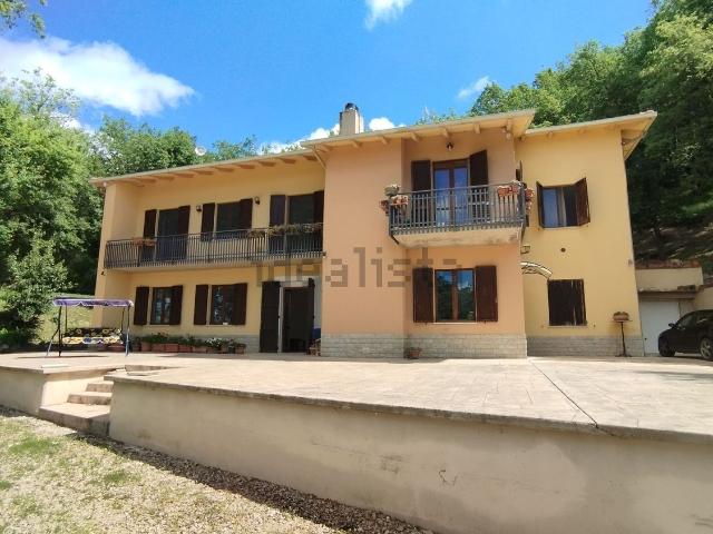 Case e ville in vendita di 422 m² in Via Paul Riedel, 36