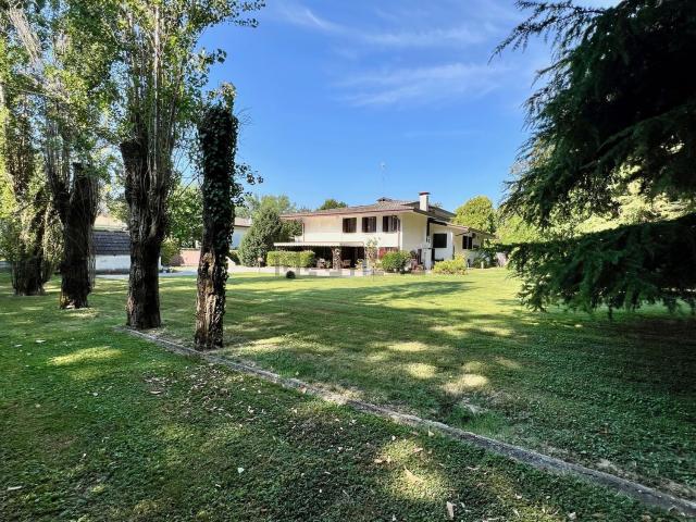 Case e ville in vendita di 424 m² in Via Ca&apos  Sagredo, 9