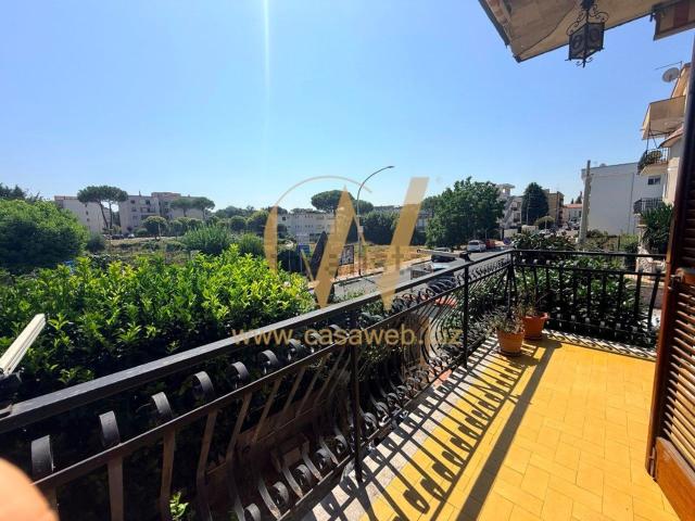 Case e ville in vendita di 424 m² in Via Toscana, 3
